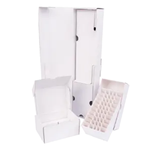 Individuelle Verpackungsentwicklung für nachhaltige Wellpappe-Stanzverpackungen mit mehreren Inlays für diverse Produktaufnahmen.